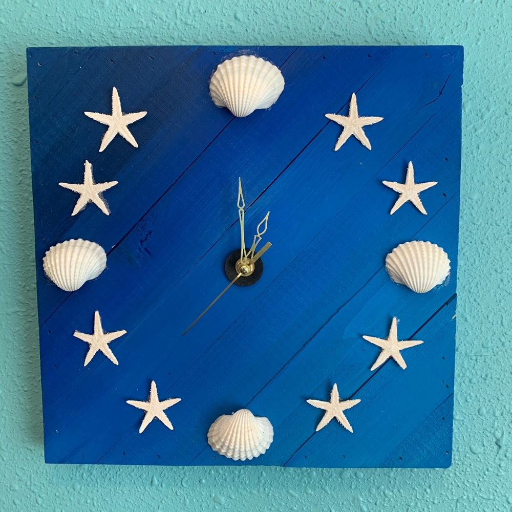 Seashore Clock